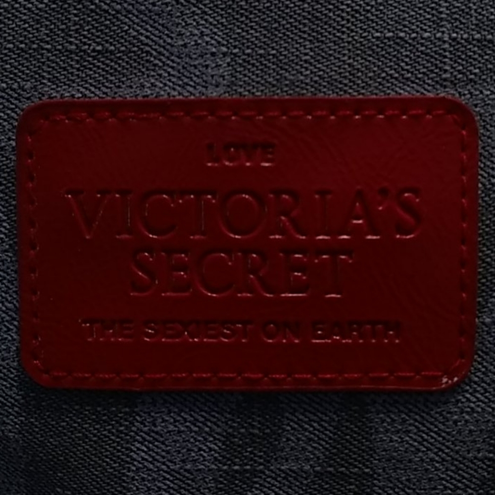 Victoria's Secret hand bag. - Picture 2 of 7